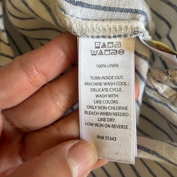 Sigrid Olsen 100% linen White Shirt with Blue Pinstripes - Picture 7 of 9